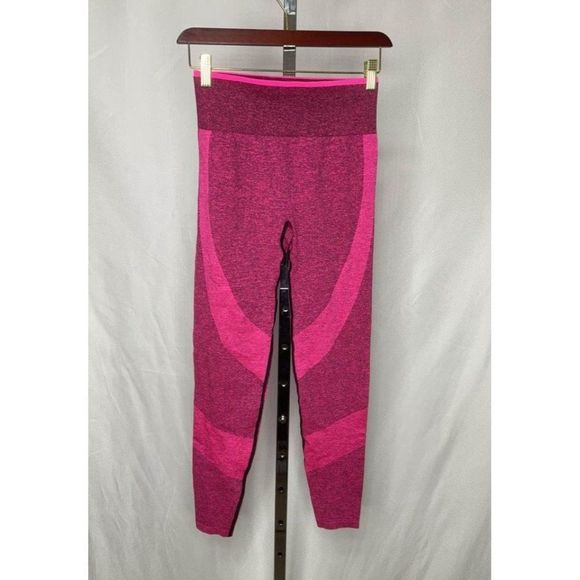 Pink Victoria’s Secret Seamless pink gym legging tights size small - Picture 3 of 4
